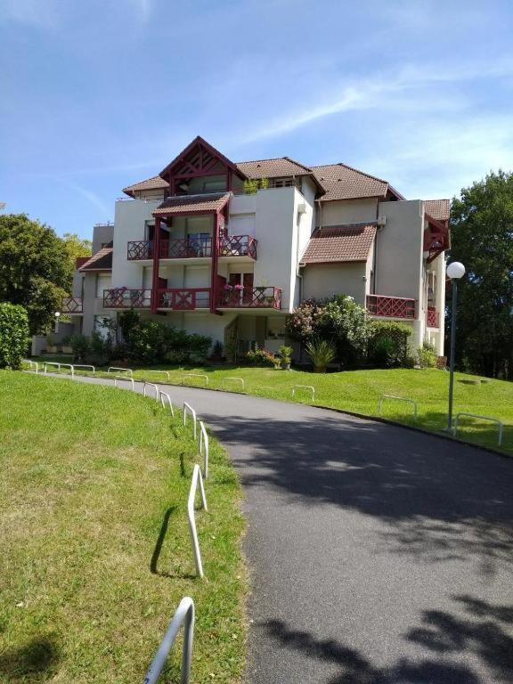 Le Petit Park-Studio-Terrasse- Piscine-Wifi Fibre Apartment Pau Exterior foto